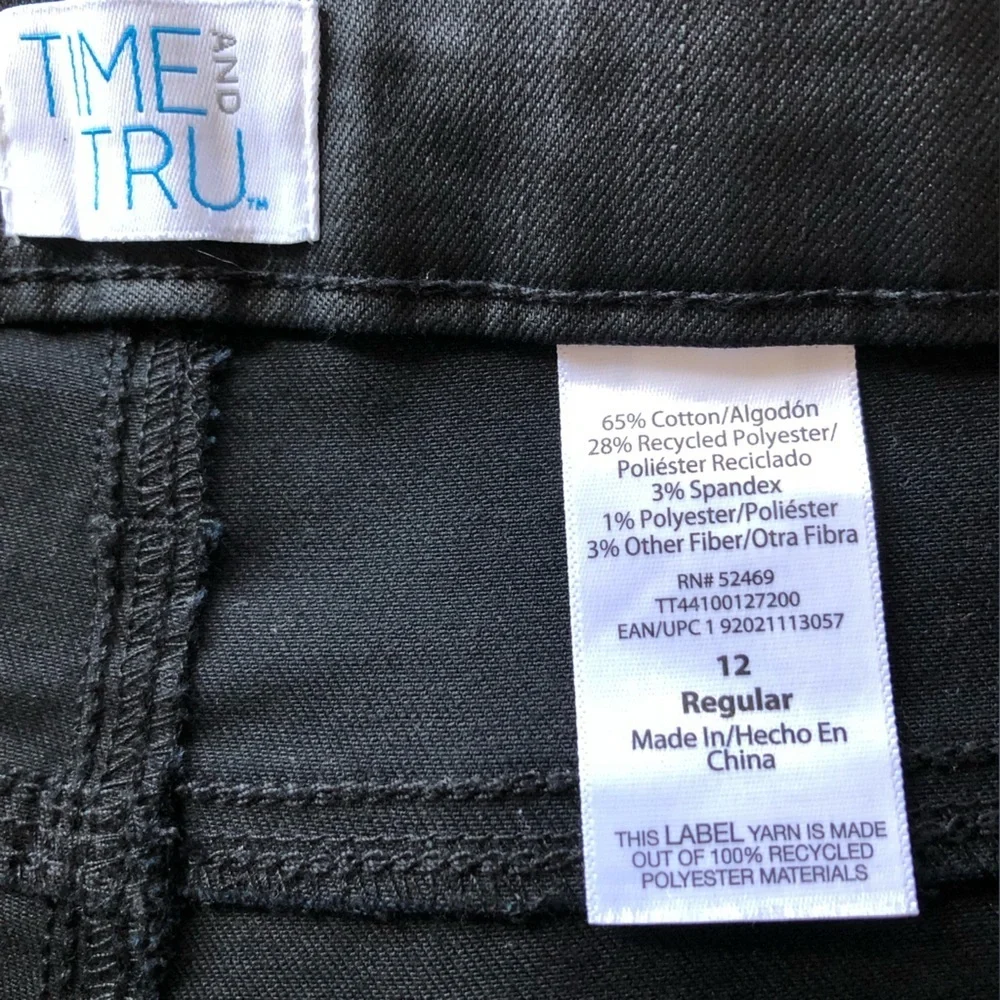 ❤️Hello Gorgeous! Time and Tru Women's Black Coated Jeans